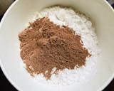 Hình bước làm 1 của món Bánh khúc cây giáng sinh