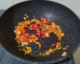 Foto langkah ke 2 dari resep Nasi Goreng Tanpa Sosis (Bumbu Iris).
