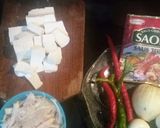 Foto langkah ke 1 dari resep Ayam suwir dan tahu saos tiram.
