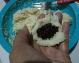 Foto langkah ke 2 dari resep Bola Bola Tape Coklat 💚.