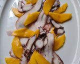 Foto del paso 5 de la receta: Ensalada de pulpo y mango con pimienta rosa y alcaparrones