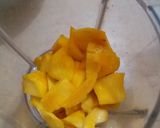 A picture of step 1 of Aam Doodh.