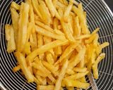 Foto langkah ke 4 dari resep Kentang Goreng Renyah ala KFC Mudah Dibuat.