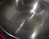 รูปขั้นตอนการทำที่ 2 ของ ผัดแหนมใส่ไข่