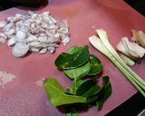 Foto langkah ke 2 dari resep Ayam kari susu.