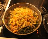 Foto del paso 3 de la receta: Tirabuzones tricolorrr a la Jorge