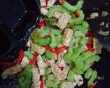 Foto langkah ke 5 dari resep Tumis Pare Tempe.