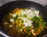 A picture of step 5 of Methi Paneer Bhurji.