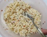 Foto langkah ke 1 dari resep Scramble Egg Mentai Rice.