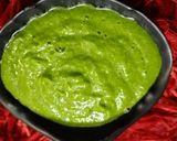 A picture of step 3 of Green garlic leaves chutney (hare lehsun ki chutney).