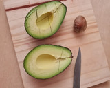 Foto del paso 1 de la receta: Mousse saludable de palta y cacao 🥑 🍫 sin azúcar agregado ni edulcorante, en 5 minutos y plant based