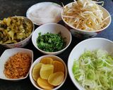 รูปขั้นตอนการทำที่ 1 ของ ขนมจีนน้ำเงี้ยวหมูสับก้อนทรงเครื่อง