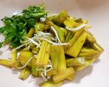 Hình bước làm 1 của món Canh cá rô đồng
