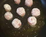 Foto del paso 2 de la receta: Albóndigas con sorpresa de Idiazábal sobre puré de patata