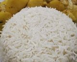 A picture of step 7 of Fried Aloo with rice.