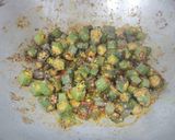 A picture of step 4 of Masaladar Bhindi.