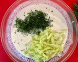 Hideg bolgár uborka leves (Tarator) recept fázis 2 fotója