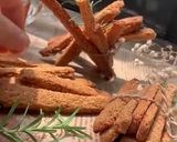 Hình bước làm 4 của món Bánh quy phô-mai que (salted rosemary cheese sticks) 🌱🧀🍪