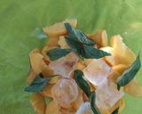 Foto del paso 2 de la receta: Bowl de Vino Rosé, Durazno y Albahaca