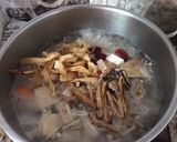 รูปขั้นตอนการทำที่ 2 ของ ซี่โครงซุปไก่สกัดตุ๋นยาจีน(เครื่องยาจีนแบบปีนัง)