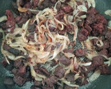 Foto del paso 2 de la receta: Guisantes con morcilla de cebolla