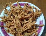 Foto langkah ke 3 dari resep 38. Enoki crispy lada hitam.