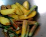 সজনে ডাঁটা দিয়ে কাতলা মাছের ঝোল(sojne data diye katla macher jhol recipe in Bengali) রেসিপি ধাপ - 3 ছবি