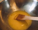 Une image de l'étape 1 de Moelleux aux bananes et pépites de chocolat.