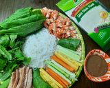 Hình bước làm 1 của món Cuốn tôm thịt