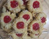Foto langkah ke 6 dari resep Thumpint strawberry.