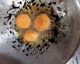 Foto langkah ke 4 dari resep Roti Goreng dan Roti Kukus.