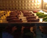 Foto langkah ke 4 dari resep Caterpillar Cookies.