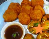 A picture of step 2 of Aloo ke pakore.