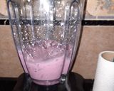 Foto del paso 3 de la receta: Licuado con arándanos