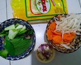 Foto langkah ke 1 dari resep Sup Bihun Bening Pelangi.
