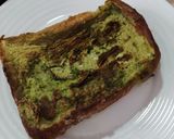 Foto langkah ke 3 dari resep Matcha Lava Toast.