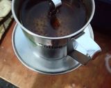 Hình bước làm 4 của món Cà phê pha phin kiểu Buôn Mê