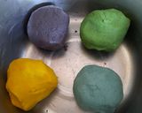 Foto langkah ke 2 dari resep 25. Rainbow Thousand Layer Mooncake.