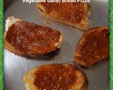 वेजिटेबल गार्लिक ब्रेड पिज्जा (Vegetable garlic bread pizza recipe in Hindi) रेसिपी चरण 4 फोटो