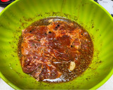 Foto del paso 1 de la receta: Bondiola de cerdo adobada al horno con verduras