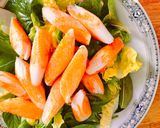 Hình bước làm 1 của món Salad Thanh Cua Dâu Tây Sốt Sữa Chua Thì Là