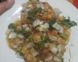 A picture of step 3 of Alloo Tikki Chaat.