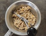 A picture of step 7 of Pastiera Napoletana.