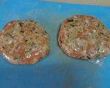 Foto del paso 4 de la receta: Hamburguesa de salmón con salsa de curry y mango