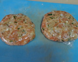 Foto del paso 4 de la receta: Hamburguesa de salmón con salsa de curry y mango