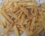 A picture of step 4 of Restaurant style cheese fries.
