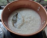 Foto langkah ke 2 dari resep Bubur Nasi Leftover.