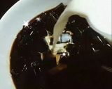 Foto langkah ke 2 dari resep Es Cincau gula merah pandan.