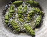A picture of step 9 of Palak Aata Namkin.