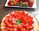 Foto del passaggio 3 della ricetta Crostata di fragole con crema alle mandorle